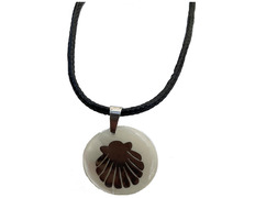 Pendentif en nacre avec étoile en argent