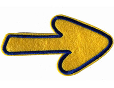 Petit patch en feutre avec flèche à bordure bleue