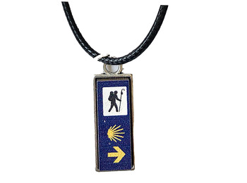 Pendentif triple signe en bois