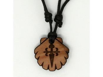 Colgante pétoncle en bois avec croix de Santiago