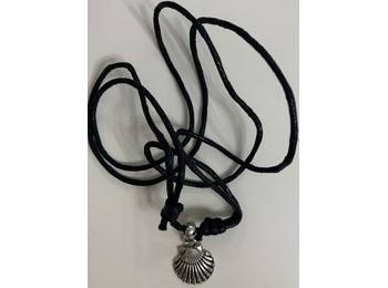 Petit pendentif pétoncle avec l&#39;apôtre Santiago