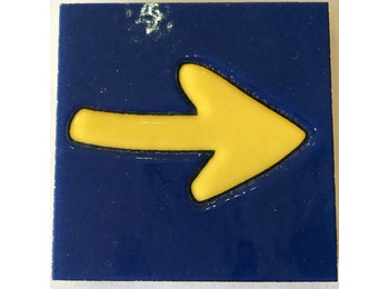 Aimant flèche en céramique fond Bleu MyL 5X5 cm