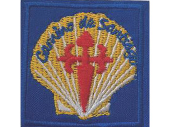 Petit patch brodé de la coquille Saint-Jacques et de la croix du Chemin de Saint-Jacques