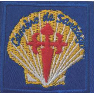 Petit patch brodé de la coquille Saint-Jacques et de la croix du Chemin de Saint-Jacques