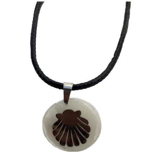 Pendentif en nacre avec étoile en argent